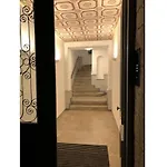 Am Neues Museum Comfortable