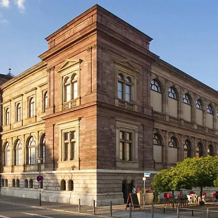 Am Neues Museum Comfortable *